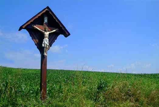 Kreuz auf Wiese | cross at meadow