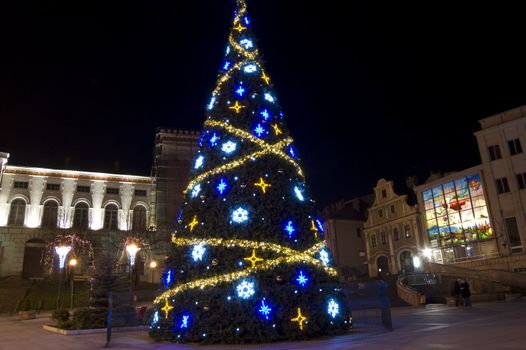 christmas tree in city