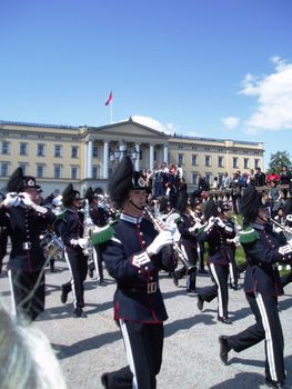 His majesty the king's guard in front of the castle in Oslo