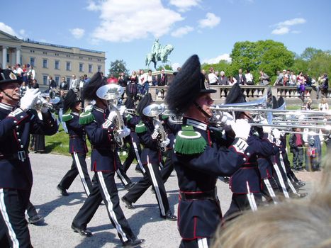 His majesty the king's guard in front of the castle in Oslo