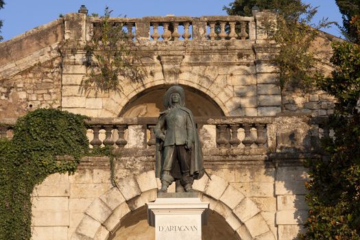 statue of D'Artagnan