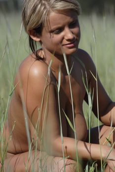 Young Beauty Nude Girl Posing