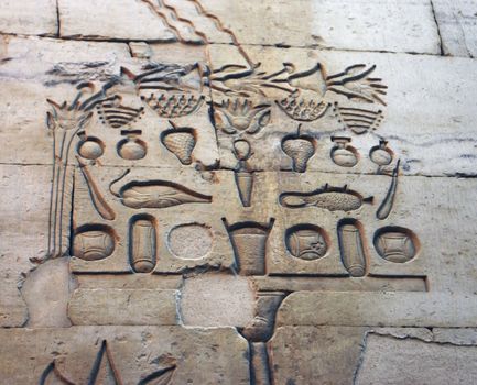 Wall of relief of food eating in Egypt