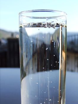 Glas Wasser
