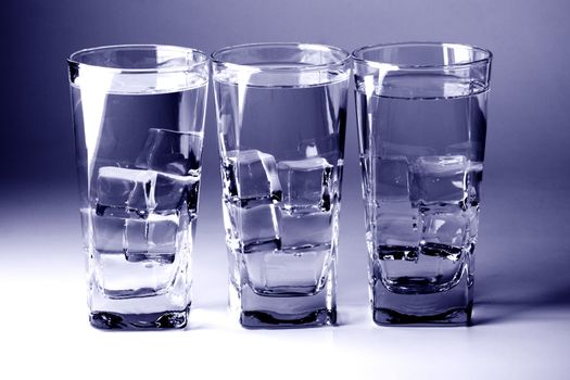  glasses with cold water