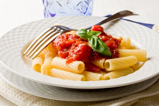 Pasta with Tomato Sauce and Basil