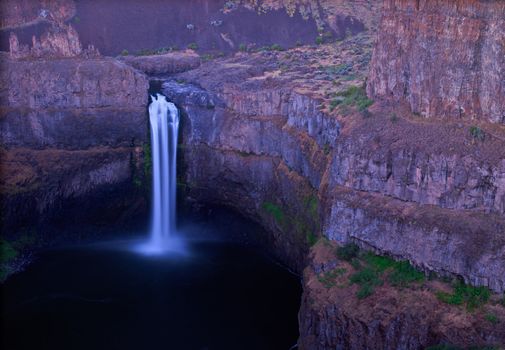 The Palouse River plunges 190' into an oversized basalt bowl at Palouse Falls State Park, Franklin and Whitman Counties, Washington, USA
