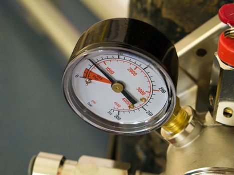 Pressure gauge on tank