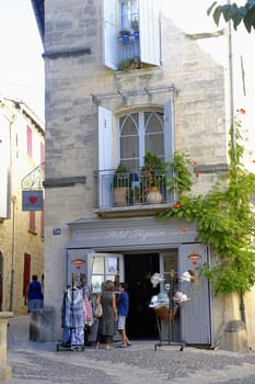 shop of the town of Uzes