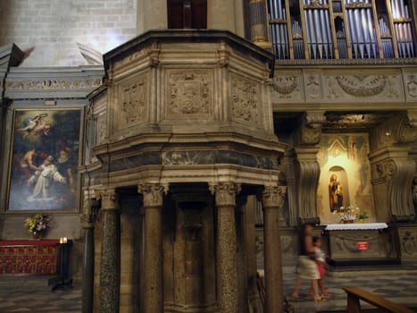 Arezzo - the Gothic Cathedral of Saint Donatus interior