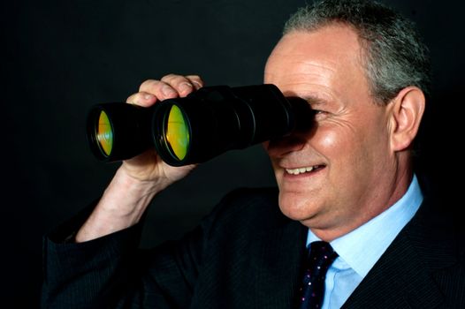 Aged executive monitoring through binoculars