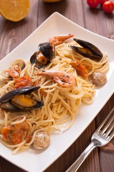 Spaghetti with clams, crayfish and shrimp