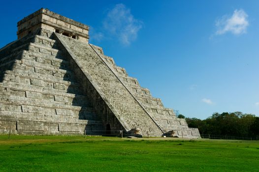 Mayan Pyramid Chichen Itza, Mexico 