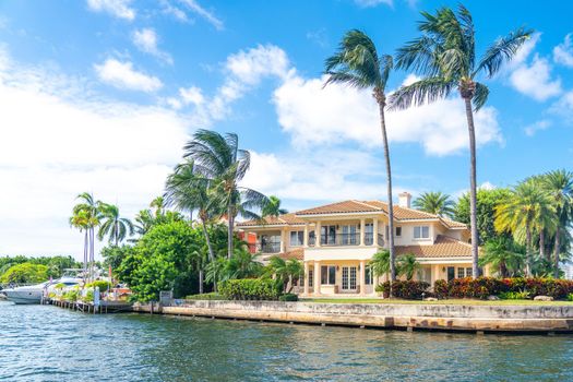 Luxury Waterfront Mansion in Fort Lauderdale
