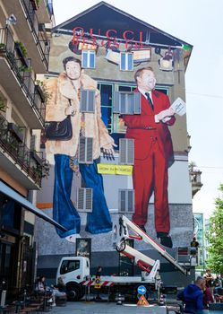 The murales of Harry and James at Gucci Wall of Milan