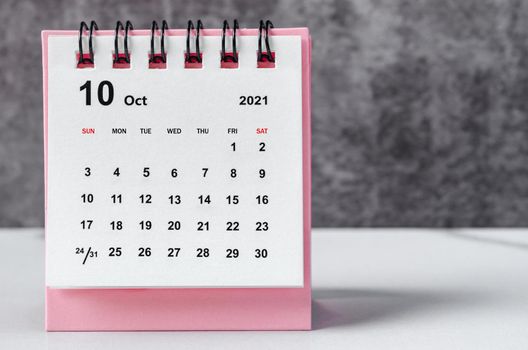 October 2021 desk calendar.