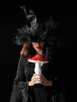 Sorceress with poisonous mushroom