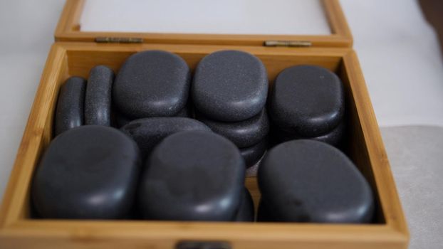 Tibet therapy - stones for stone-therapy
