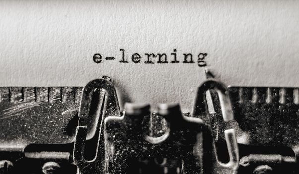 Text E-lerning on retro typewriter