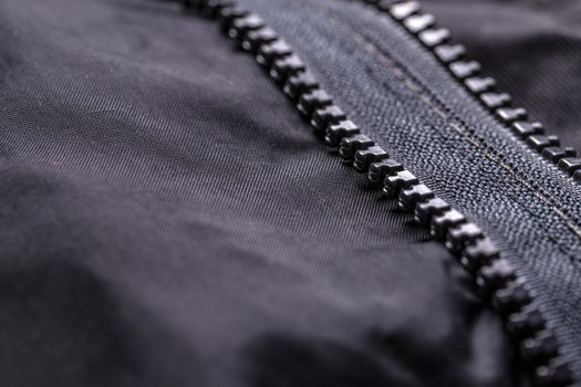 Garment coat with zipper