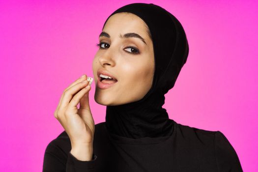 arab woman entertainment cinema popcorn fashion model ethnicity