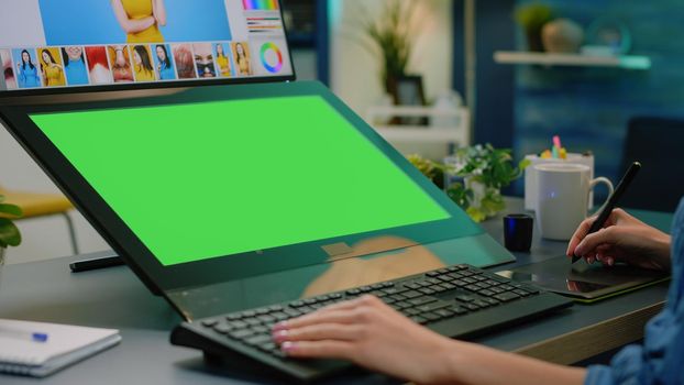 Close up of horizontal green screen on computer