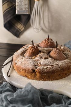Delicious cake with pear and cinnamon