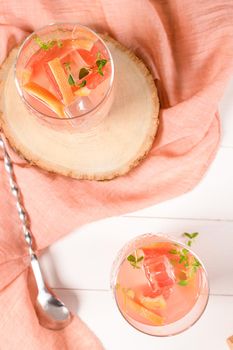 Grapefruit lemonade with thyme