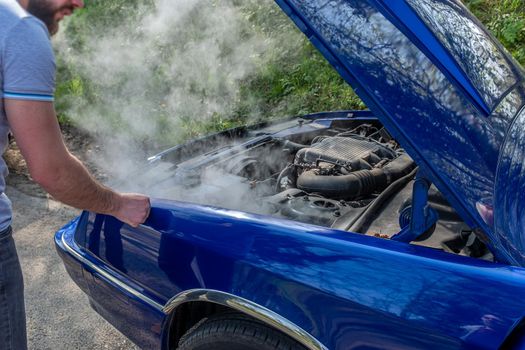 Overheating of the engine on a car Problems with hoses.