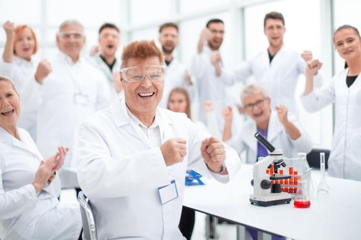 happy scientific supervisor and its working group in the workplace .