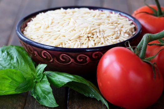 Orzo Paste with Basil and Tomatoes