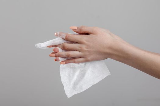 Prevention of infectious diseases - Cleaning hands with wet wipes