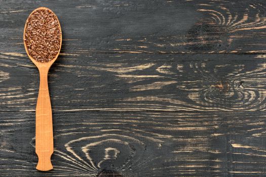Flax seeds in spoon