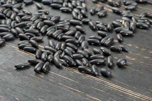 Raw black beans