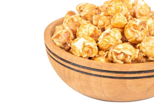 Caramel popcorn in bowl