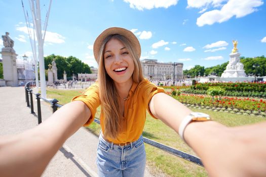 Young woman tourist taking self portrait in London, United Kingdom