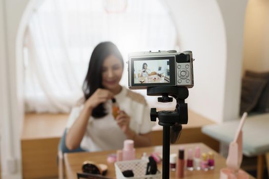 Professional beauty make up artist vlogger live stream makeup tutorial