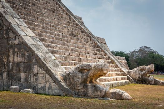 Chichen Itza kukulcan pyramid old ruin, Ancient Mayan civilization