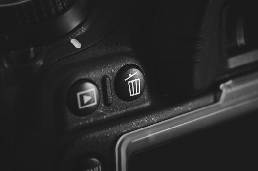 Image of erase button on the camera close-up