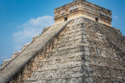 Chichen Itza kukulcan pyramid old ruin, Ancient Mayan civilization