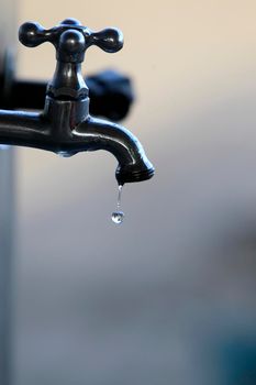 water drop in faucet