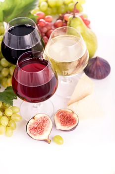 Winemaking. Coast Vineyards. The Grape Harvest. Wine grapes. Glasses of wine and ripe grapes isolated