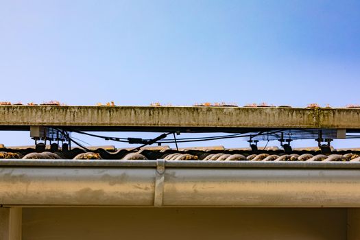 Cabling of an older photovoltaic system on a German roof