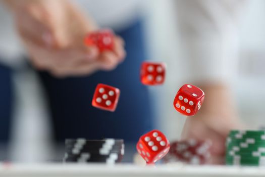 Five red dice are discarded from hand