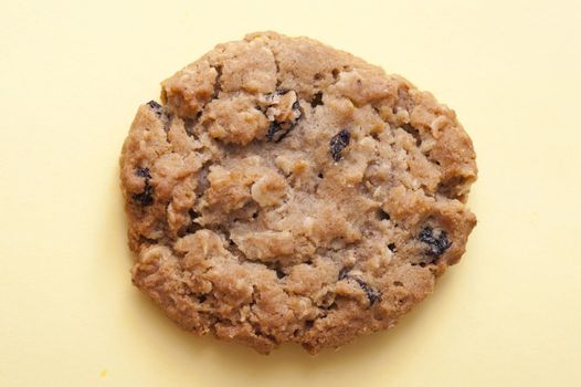 Crunchy raisin cookie