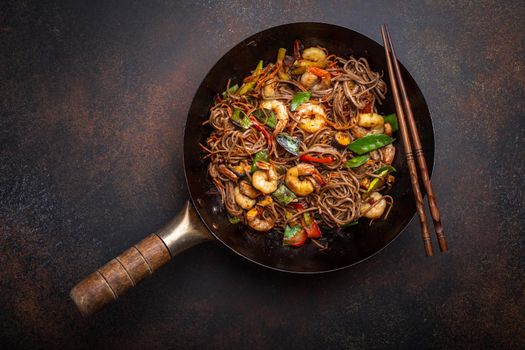 Stir fry noodles with shrimps and vegetables