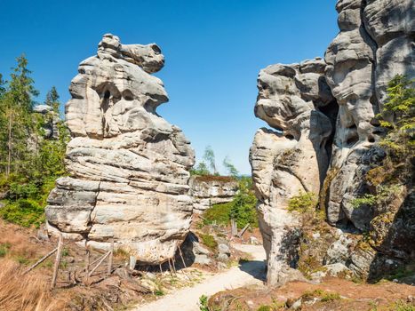 Ostas rocks and bizarre sandstone formations.