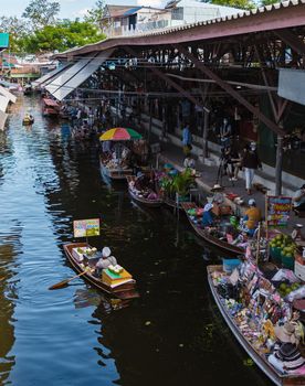 People at Damnoen saduak floating market, Bangkok Thailand