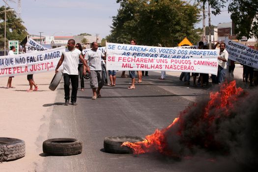 highway protest in southern bahia
