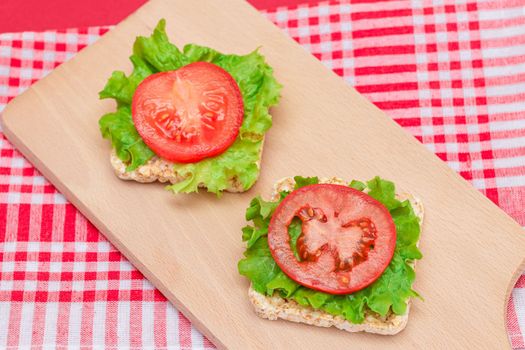 Rice Cake Sandwiches with Tomato and Lettuce